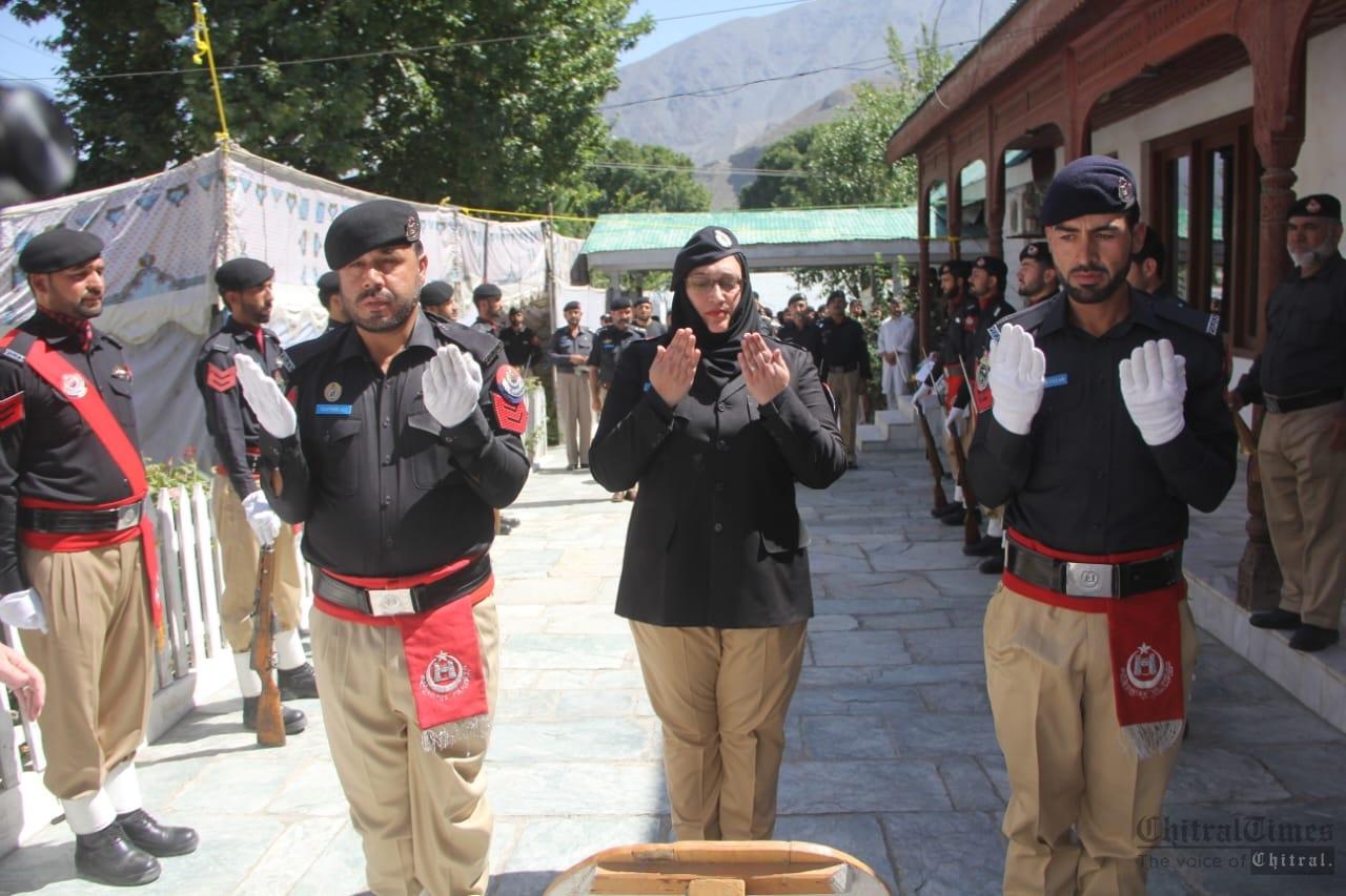 chitraltimes dpo sonia shamroz offered fatiha on yadgar shuhada chitral2