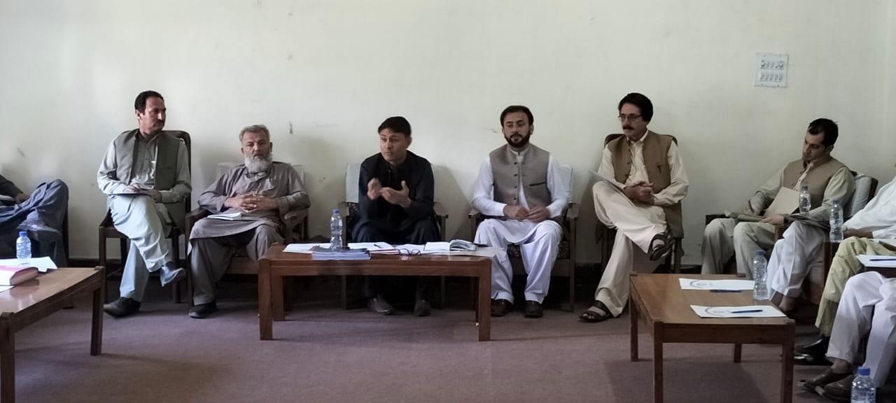تحصیل چیرمین مستوج سردار حکیم  کا لائن ڈیپارٹمنٹ کے ساتھ ہنگامی میٹنگ ، سیلاب کے بعد کی صورت حال کا جائزہ لیا گیا