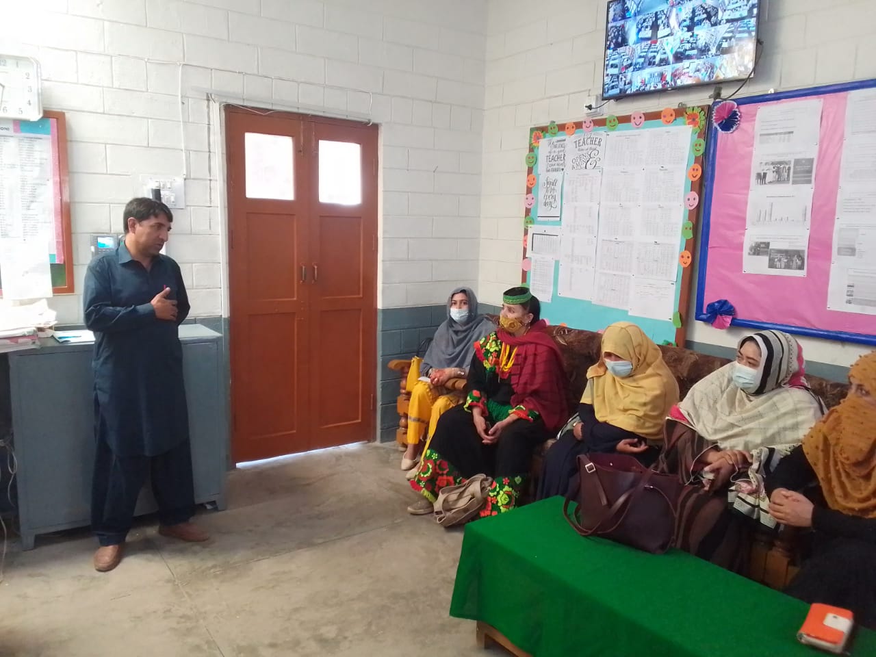chitraltimes lower chitral leaders visit booni akesp school5