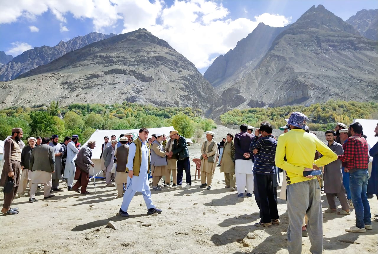 chitraltimes qari faizullah visit flood affected area of khuzh and brep1