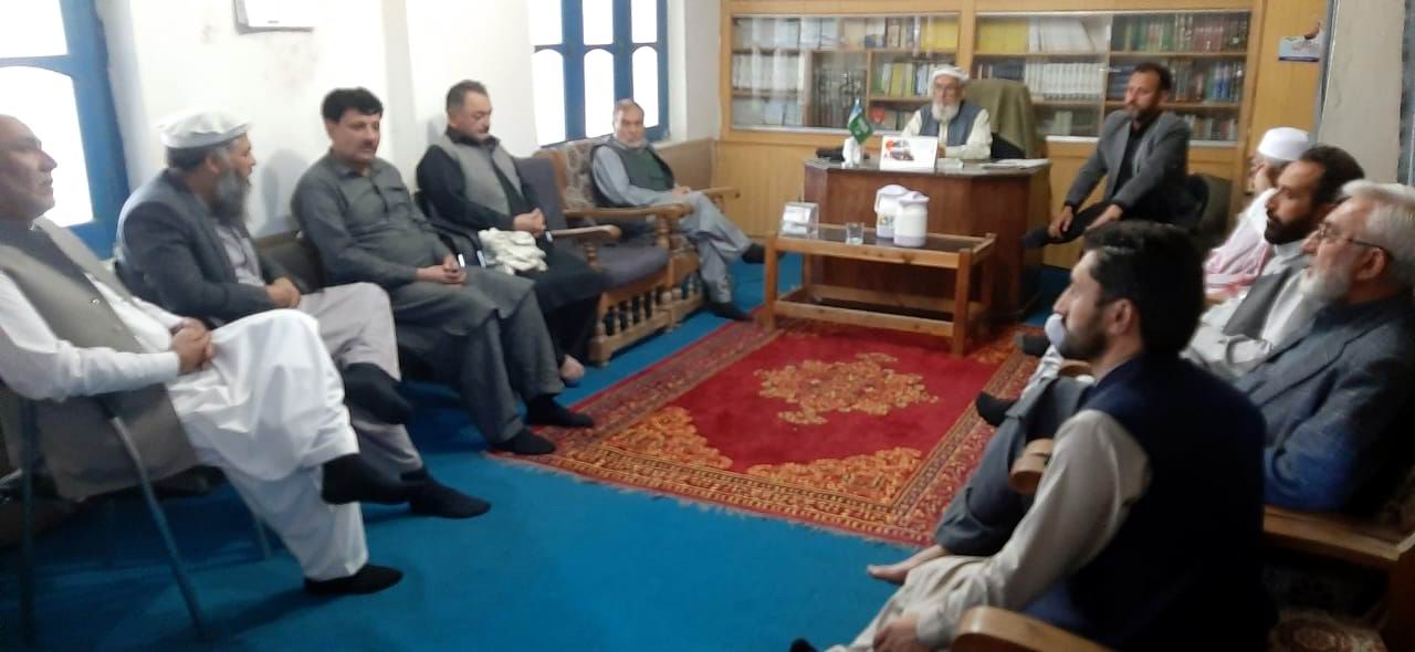chitraltimes all party meeting chitral for wheat atta shortage