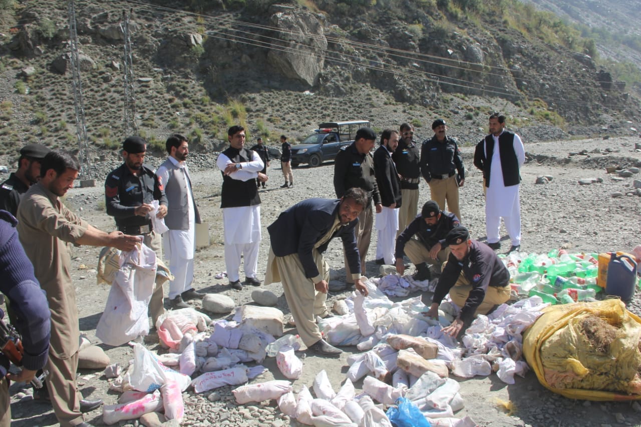 chitraltimes chitral police lower distroyed drugs in Chitral town2