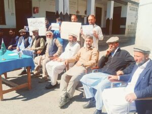 chitraltimes primary teachers protest mulkhow chitral upper3