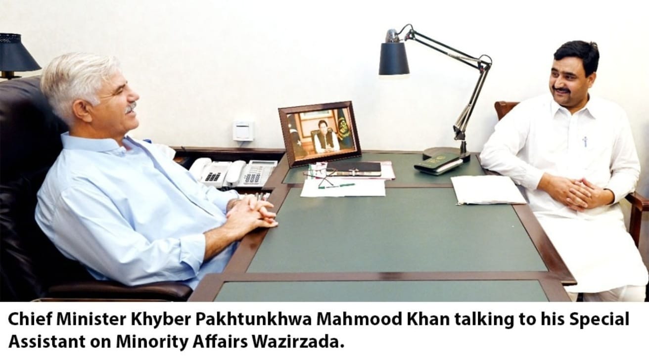 chitraltimes cm kp mahmood khan meeting with wazir zada