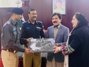 chitraltimes commissioner and rpo malakand farewell party for dpo sonia shamroz5