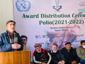 chitraltimes upper chitral polio workers award cermoney4