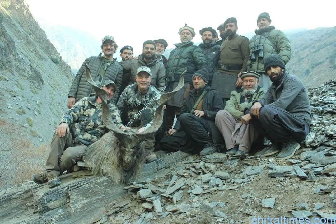chitraltimes A US citize trohpy hunter Klimper Todd Kevin shot down a kashmir markhor in Chitral 11