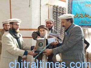 chitraltimes dr bakhtiar received zainab award