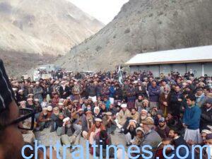 chitraltimes people koh area protest for electricity morilasht