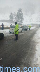 chitraltimes chitral snowfall lowari police 4