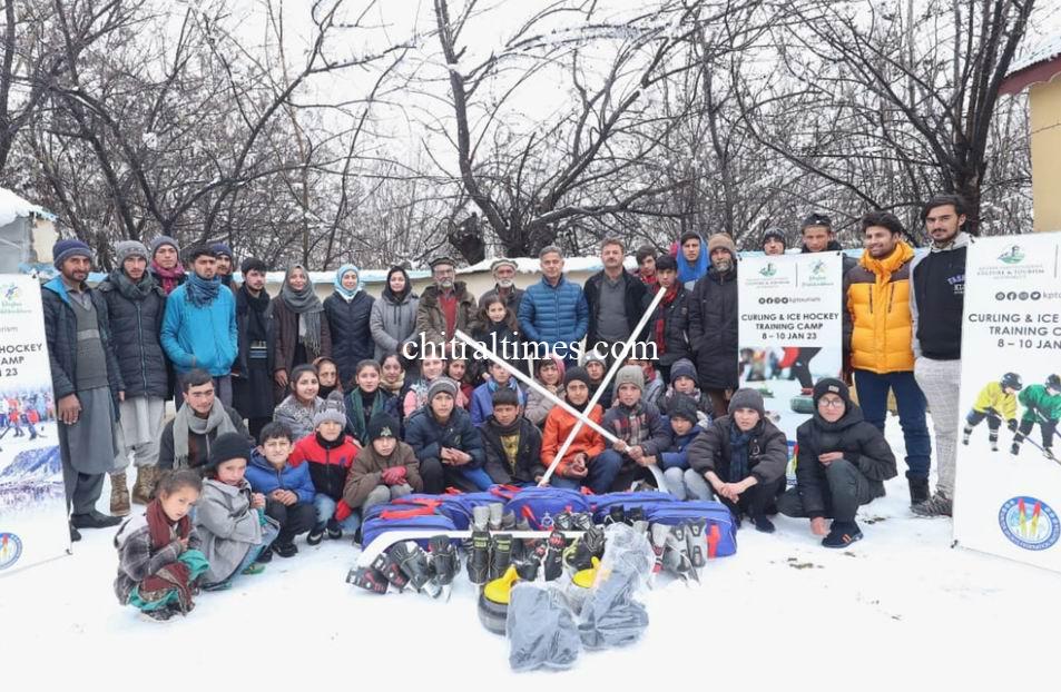 chitraltimes ice hockey training camp parwak concludes 5