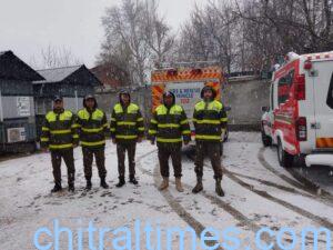 chitraltimes snow fall and rescue 1122 5