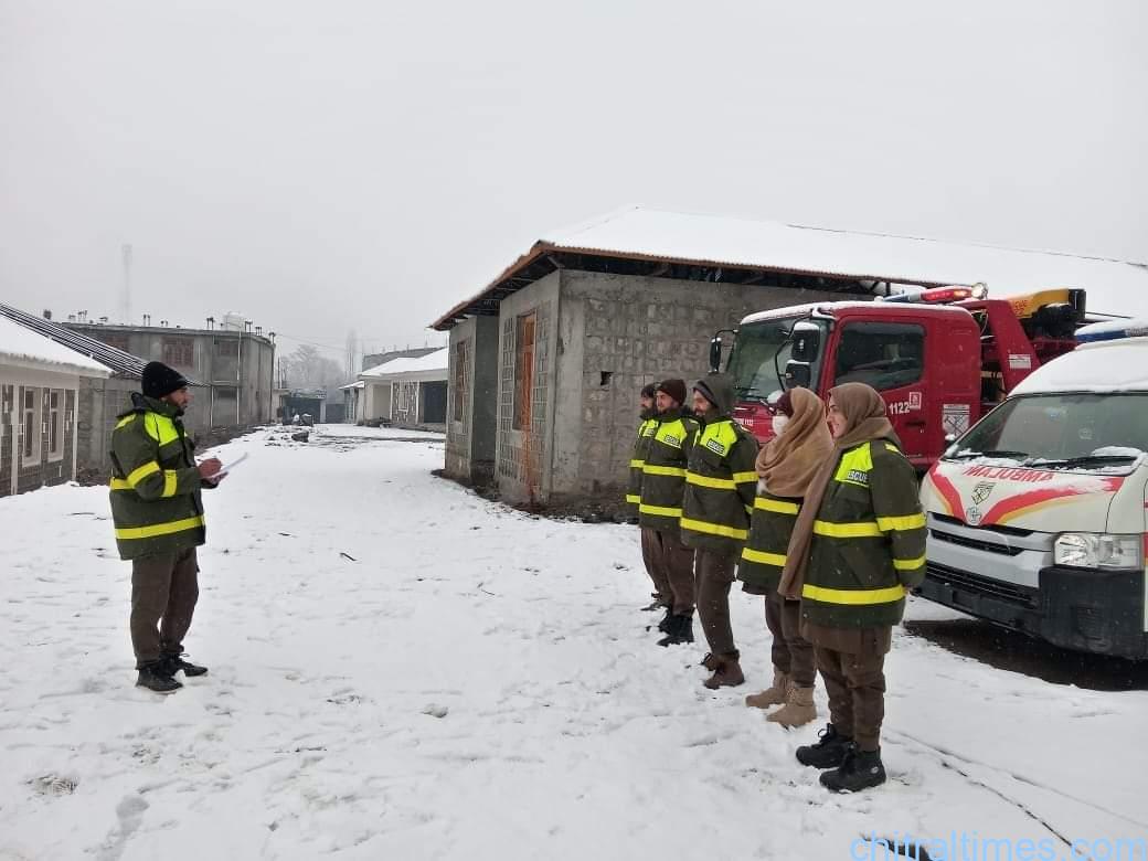 chitraltimes snow fall and rescue 1122 6