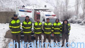 chitraltimes snow fall and rescue 1122 7