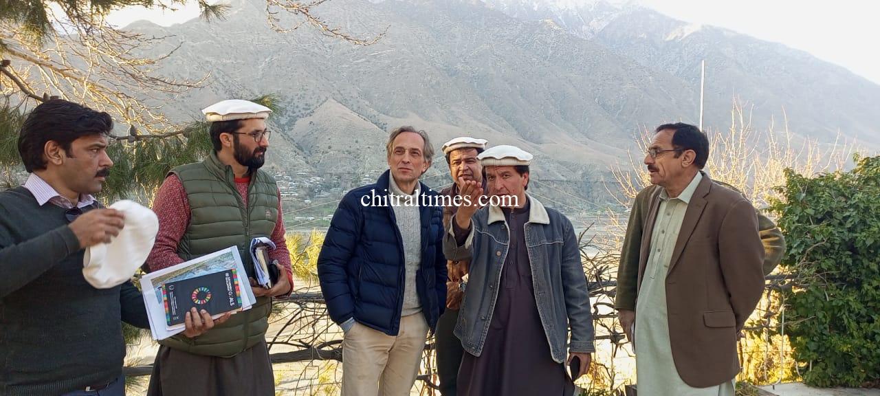 chitraltimes un coordinator for pakistan visits drosh chitral 6