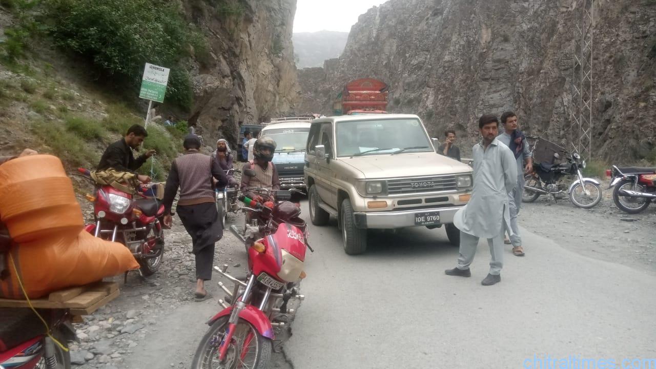chitraltimes chitral shandur road construction karbitali blosting road block booni road