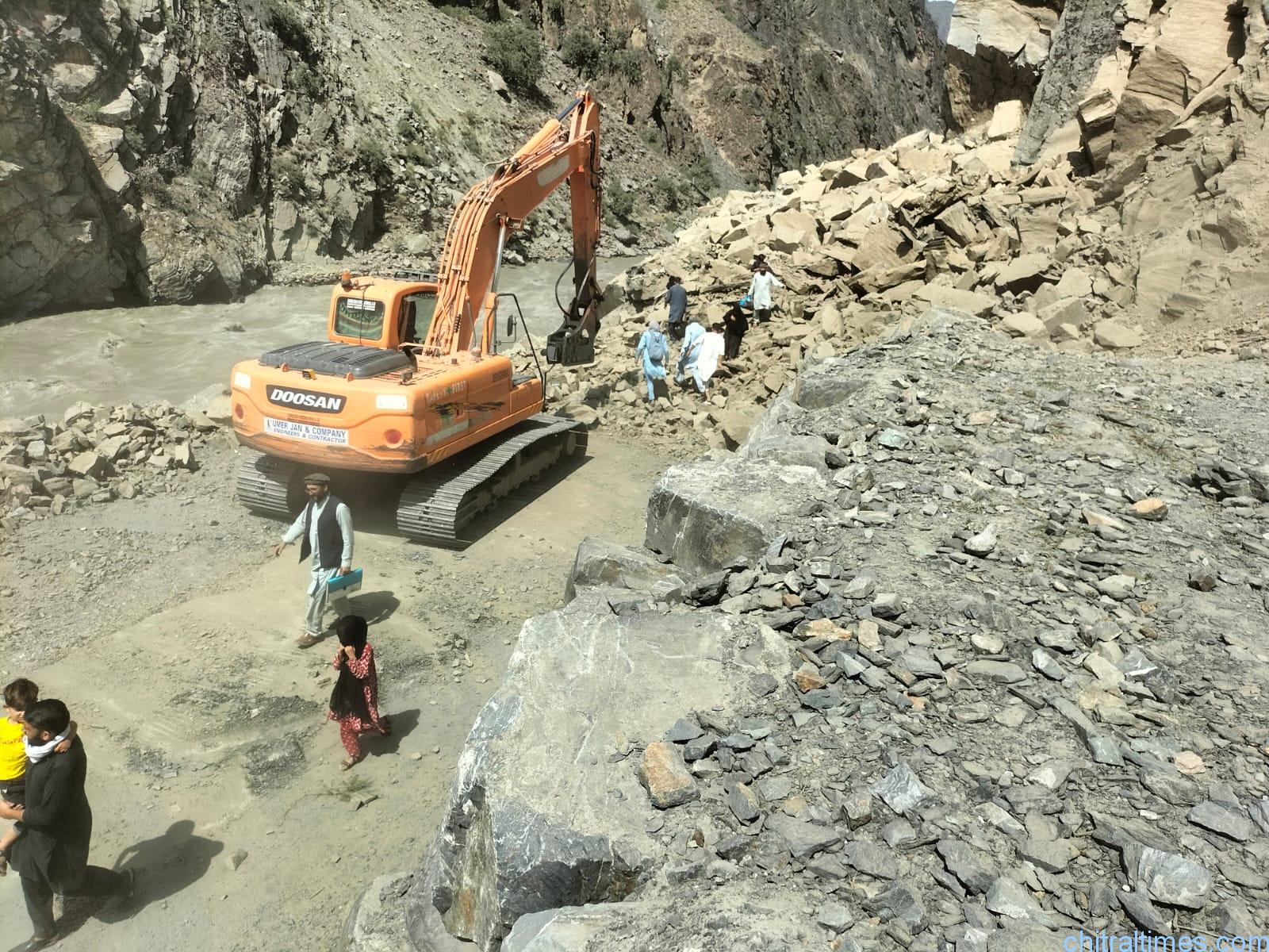 chitraltimes chitral shandur road construction karbitali blosting