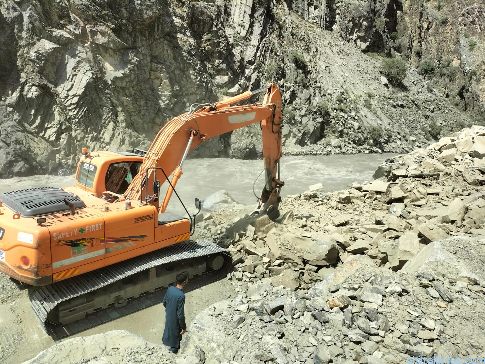 chitraltimes chitral shandur road construction karbitali