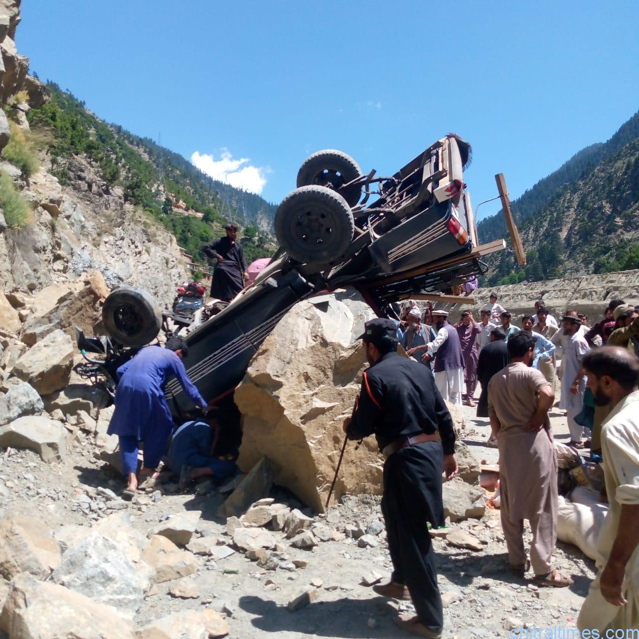 chitraltimes road accident ashirate chitral ashirate
