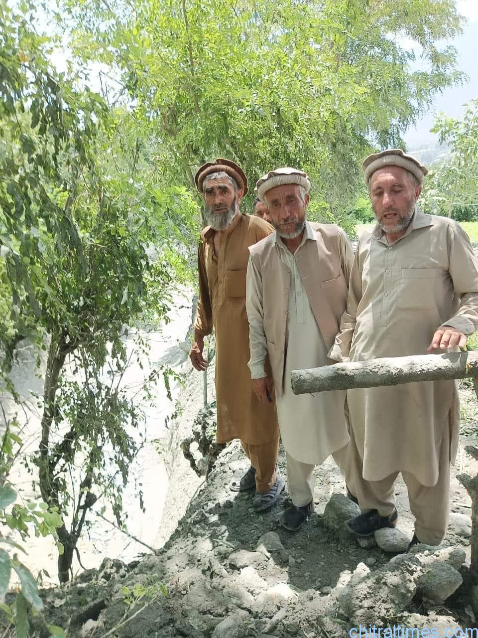 chitraltimes chitral flood and damages road block 18