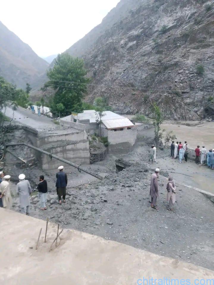 chitraltimes chitral flood mastuj road block 8
