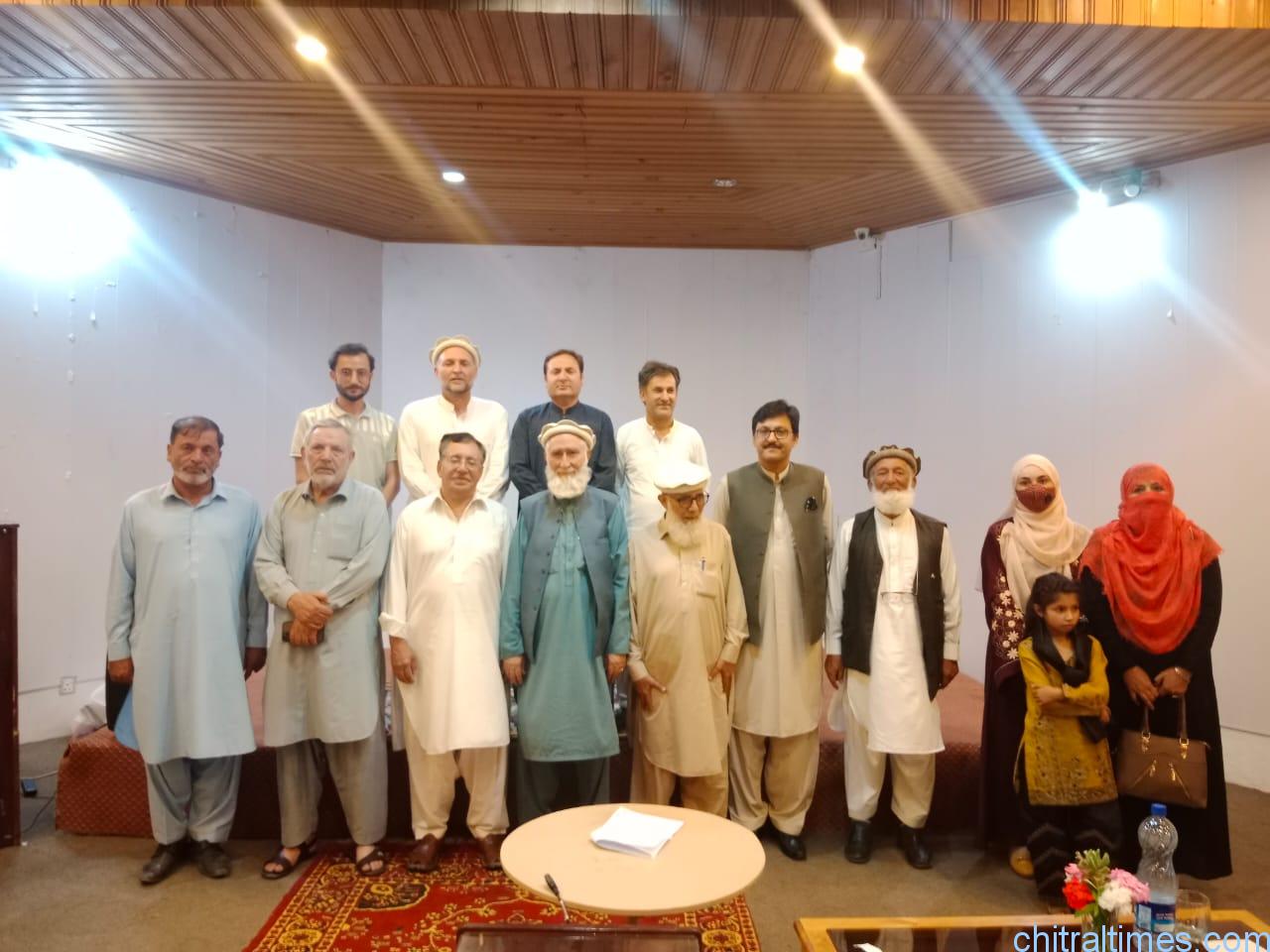 انجمن ترقی کھوار چترال کے زیراہتمام “کھوار لوک ادب میں خواتین کے نکتہ نظر” کے موضوع پر سیمیناراور لوک گیت “لوواہ” کی تقریب رونمائی