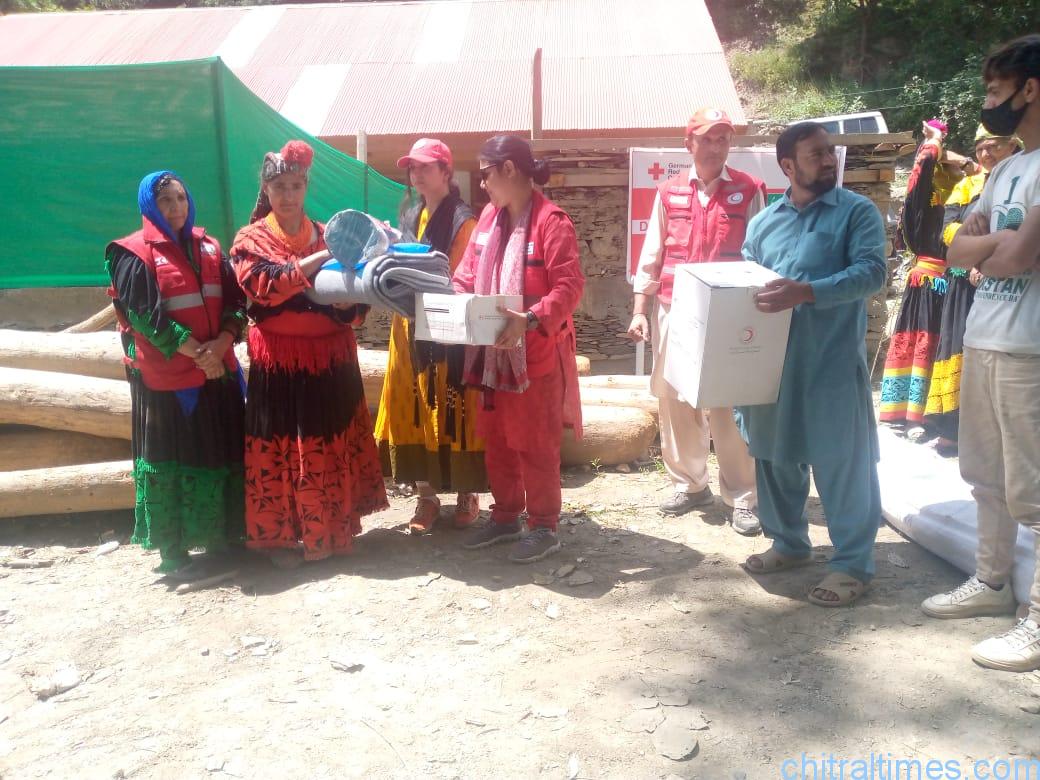 chitraltimes redcresent distributes relief in kalash valley 1