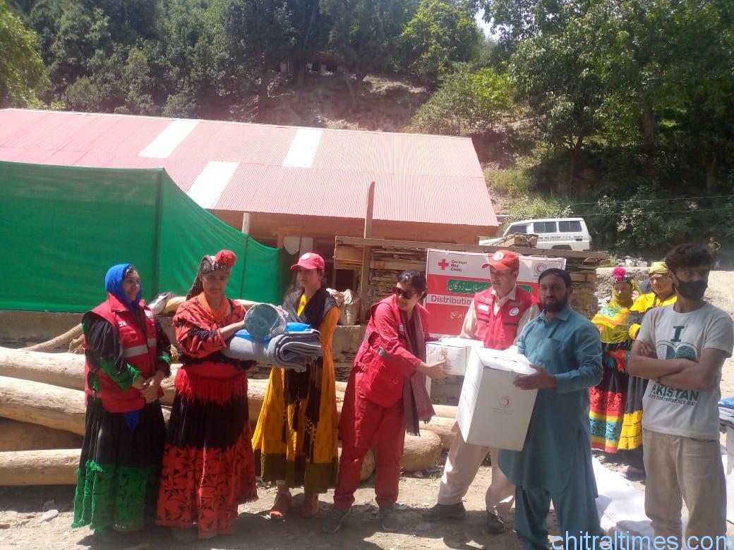 chitraltimes redcresent distributes relief in kalash valley 2