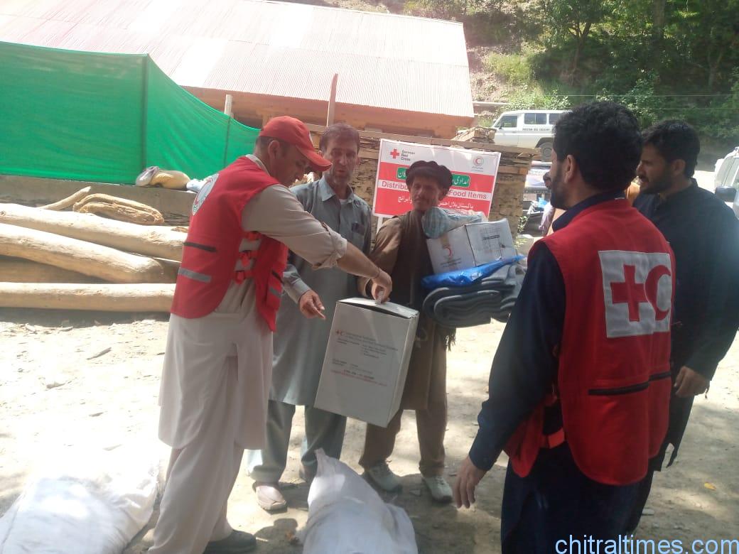 chitraltimes redcresent distributes relief in kalash valley 6