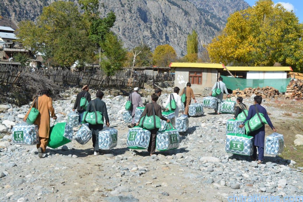 chitraltimes king salman relief distribution in Chitral