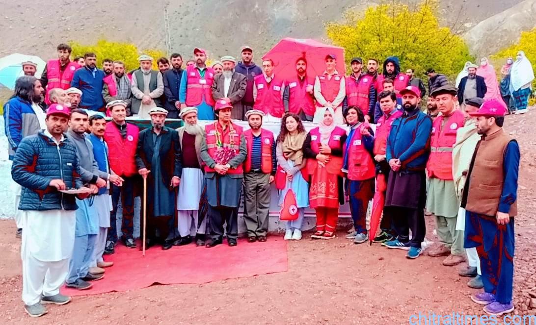 chitraltimes red cresent head visit reshun upper chitral 1