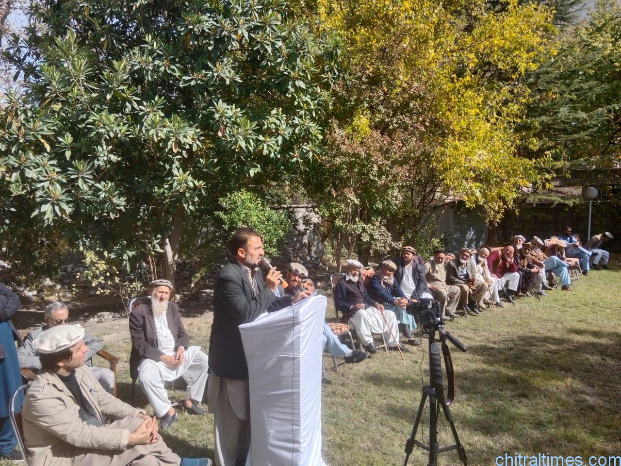 chitraltimes shahzada khalid pervaz meeting with elites of Chitral 12