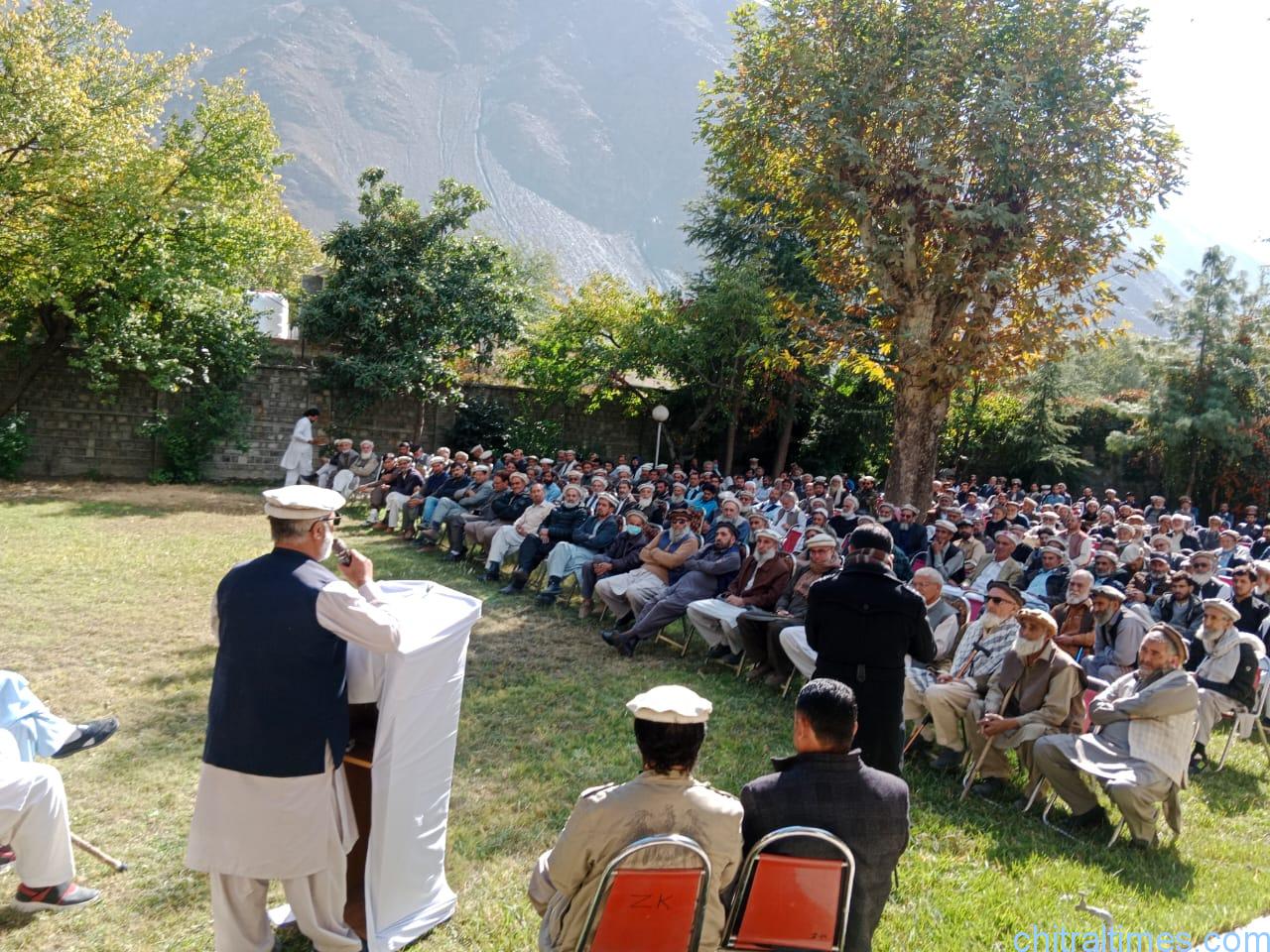 chitraltimes shahzada khalid pervaz meeting with elites of Chitral 7