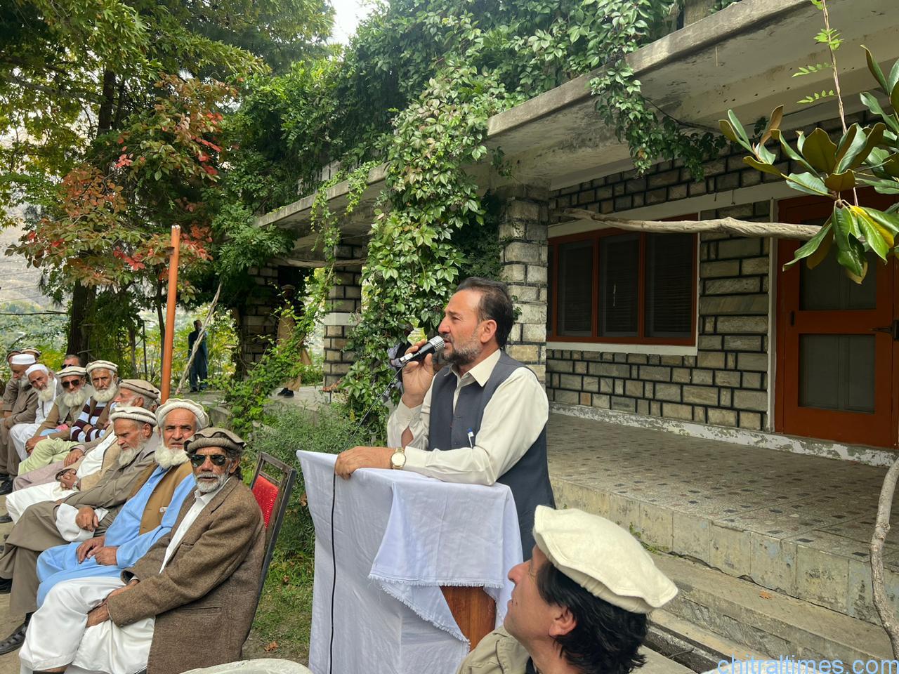 chitraltimes shahzada khalid pervez drosh meeting 5