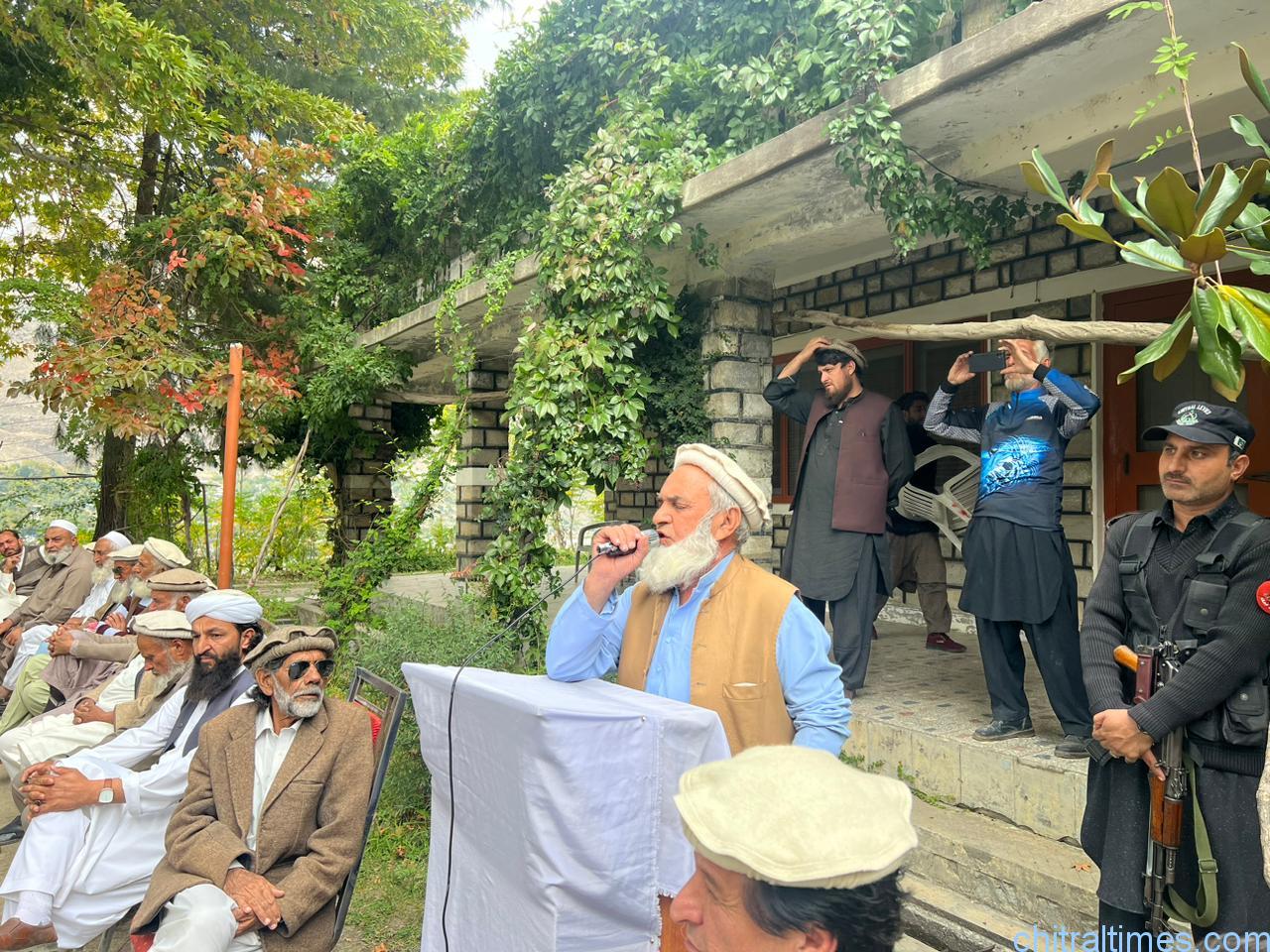 chitraltimes shahzada khalid pervez drosh meeting 7