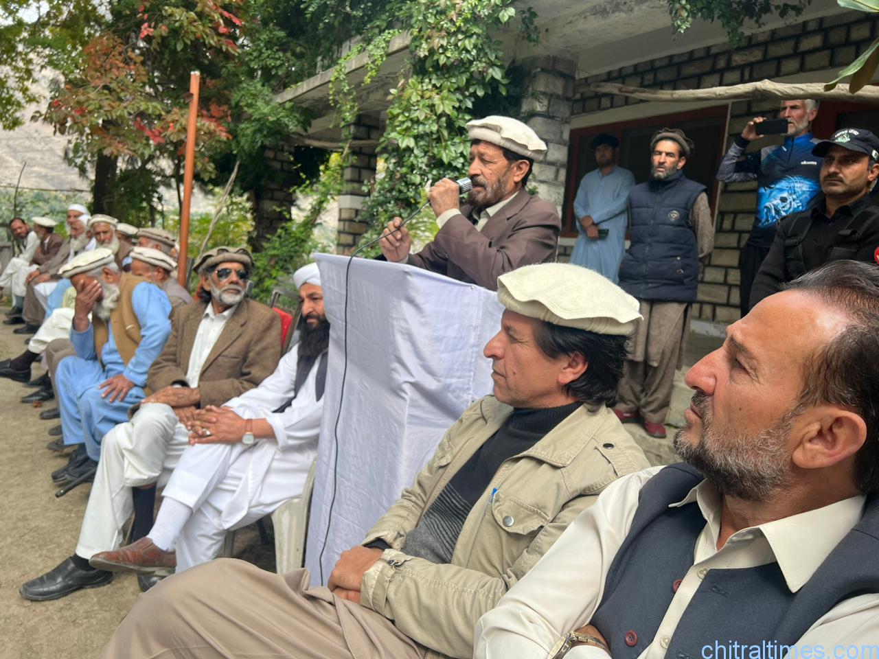chitraltimes shahzada khalid pervez drosh meeting 9