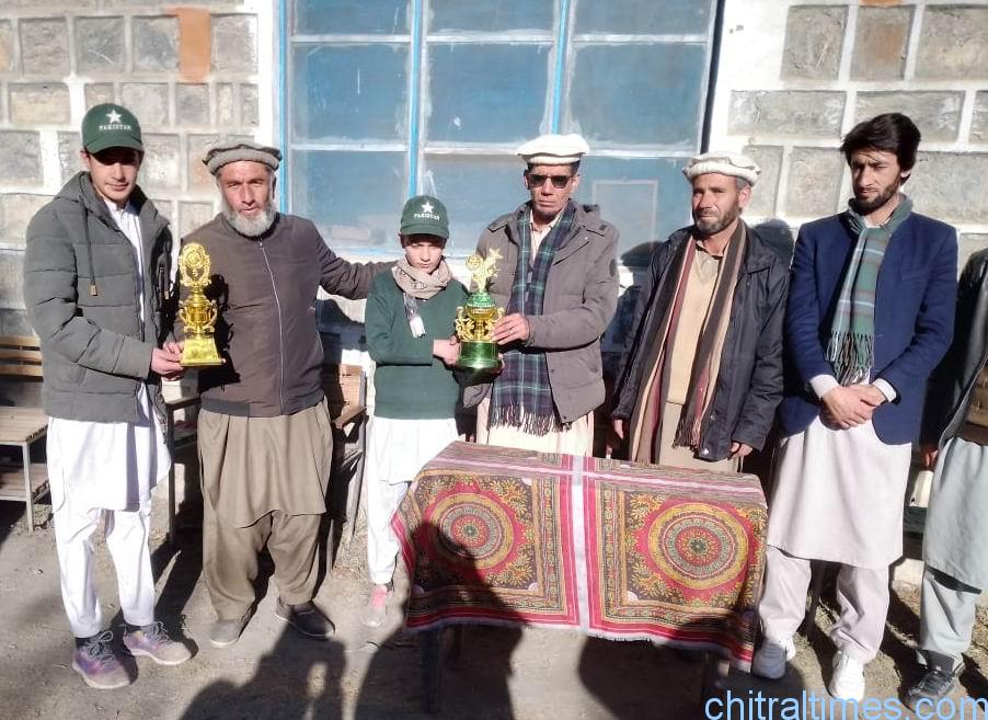 Chitral Times - The voice of Chitral | دھڑکنوں کی زبان ۔”گورنمنٹ سکولوں کے چند ہیرے“۔ محمد جاوید حیات chitraltimes govt schools mulkhow shono staff students 1