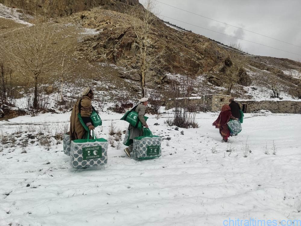 کنگ سلمان ریلیف نے گلگت بلتستان کے تین اضلاع سمیت پاکستان میں 25,000 ونٹر ریلیف کٹس تقسیم کئیں