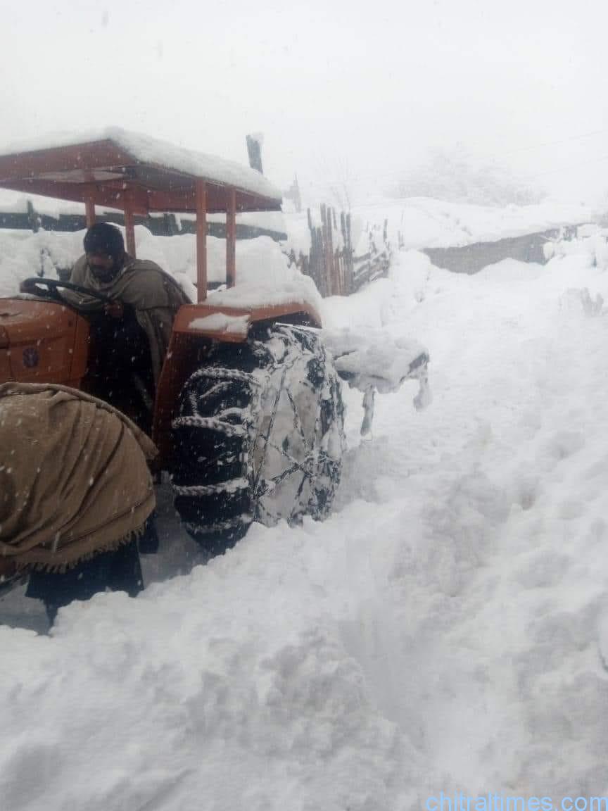 chitraltimes chitral snowfall lowari tunnel passengers stuked 1