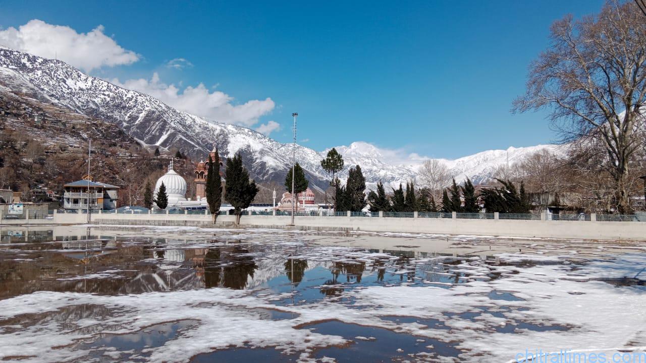 chitraltimes chitral town after snowfall shahi masjid with snow 9 1