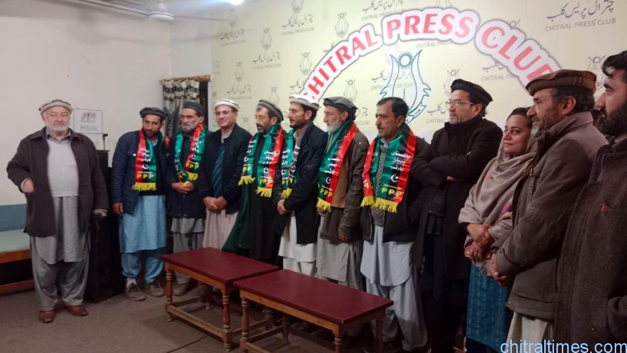 chitraltimes saleem khan press confrence nuhrab khan joined ppp 1