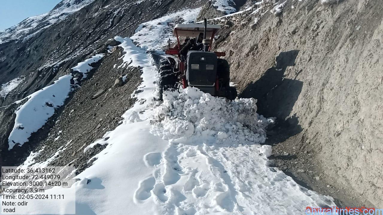 chitraltimes snow clearence upper chitral road 11