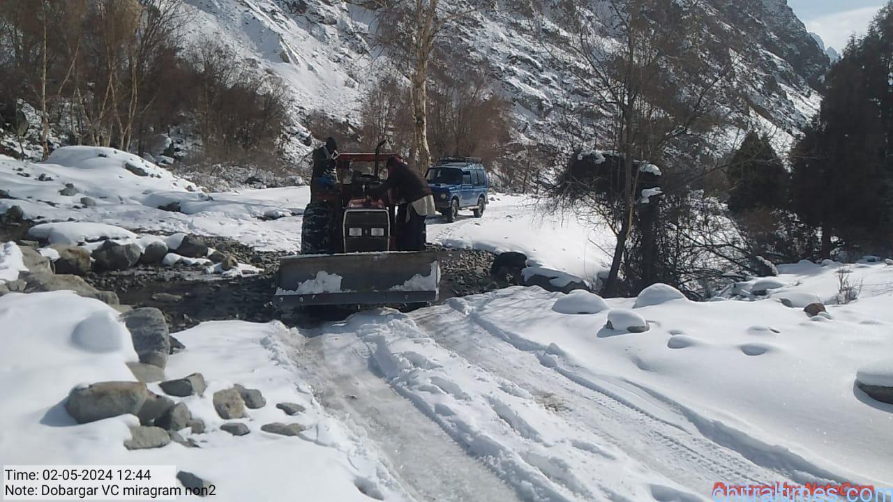 chitraltimes snow clearence upper chitral road 15