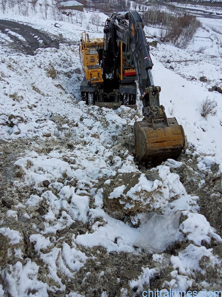 chitraltimes upper chitral road blocked dc upper visited 3