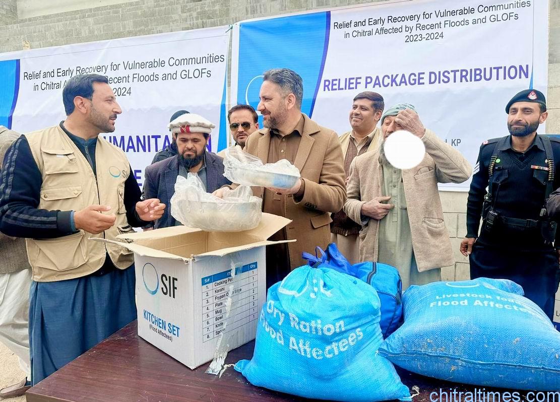 chitraltimes sif relief packages distributed chitral town 1