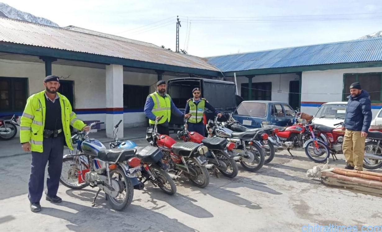 Chiraltimes chitral police challan under age motorcyclists2