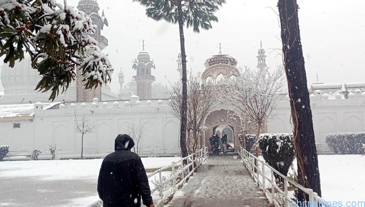 chitraltimes chitral town snowfall shahi masjid