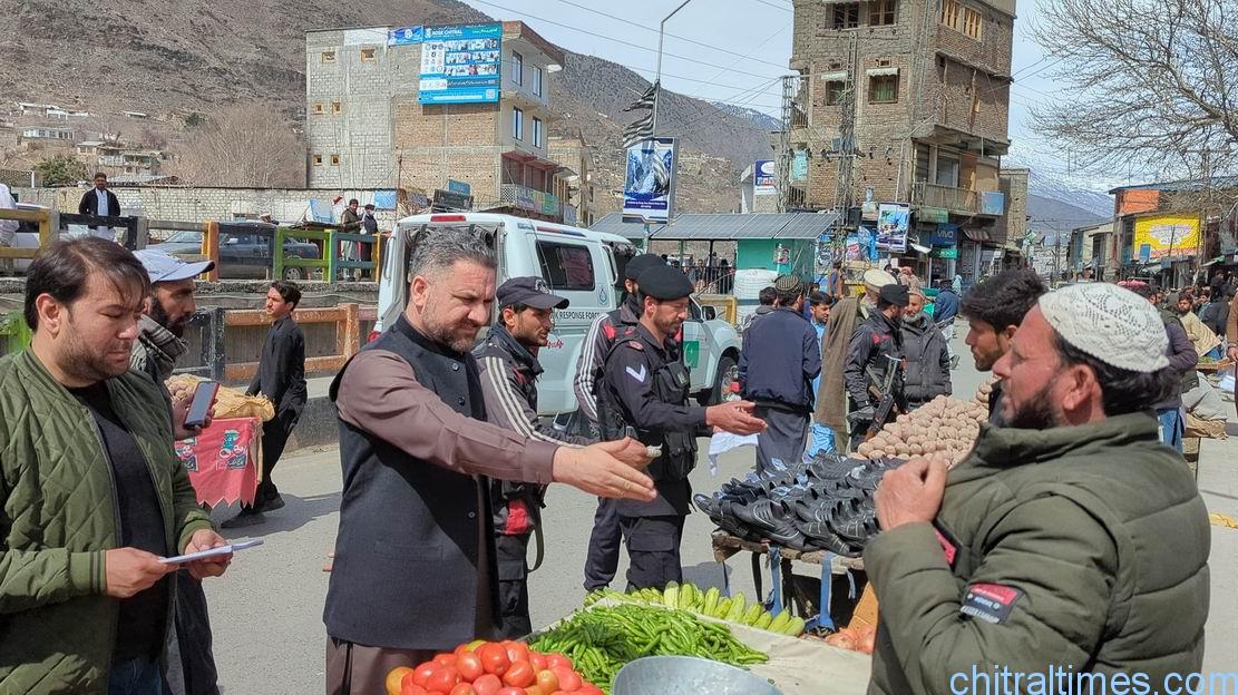 chitraltimes dc chitral lower imran khan visit chitral bazar removed encrochments 5