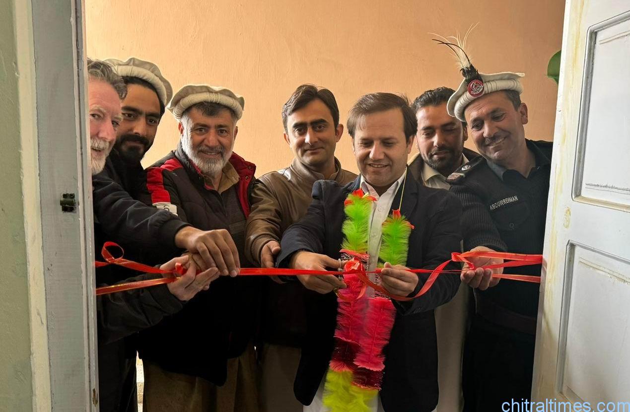 chitraltimes dc upper chitral irfanuddin inagurated arm licence office 1
