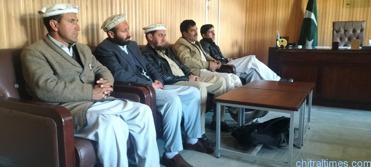chitraltimes meeting on electricity loadsheeding uper chitral 1